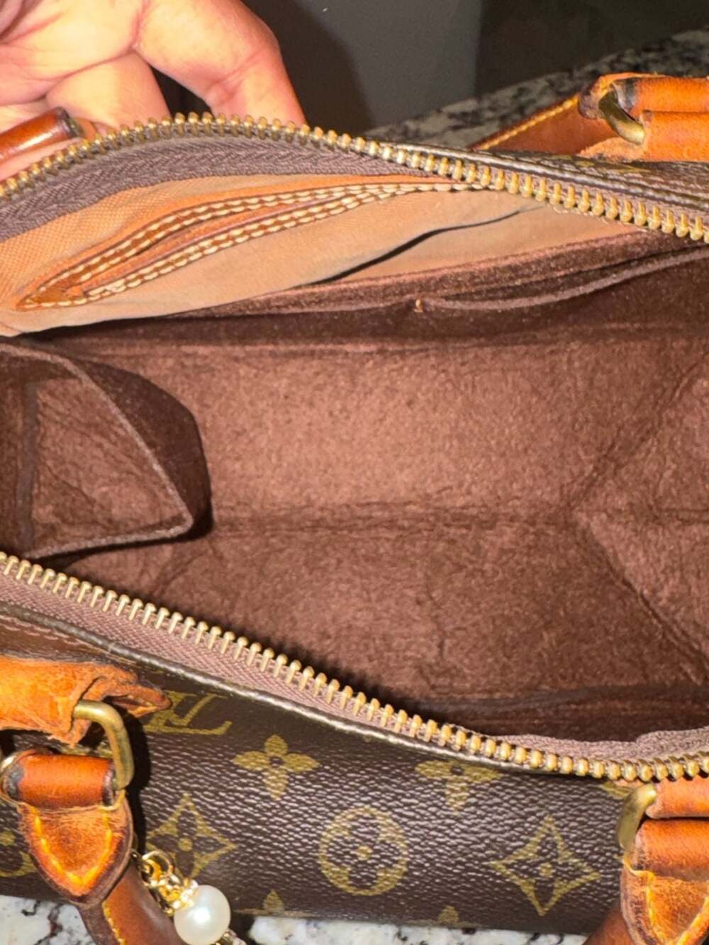 Louis Vuitton Speedy 30 Monogram Handbag Authentic w/ Legit App COA Charm - Picture 10 of 16